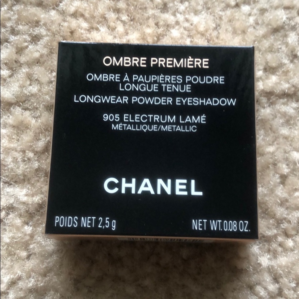 Chanel eyeshadow in 905 electrum lamé